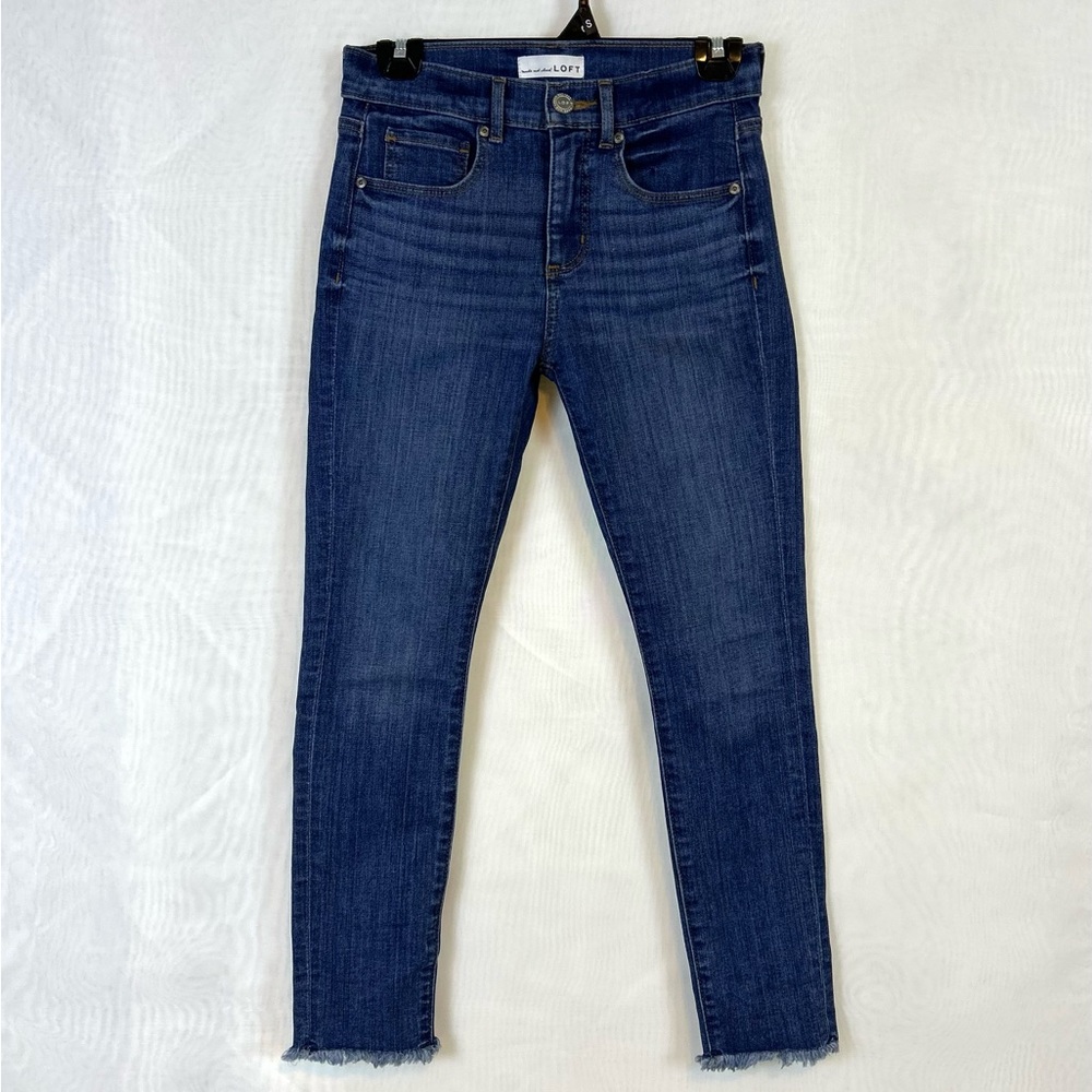 Loft Woman’s Stretch Frayed Hemline Skinny Crop Jeans 25/0